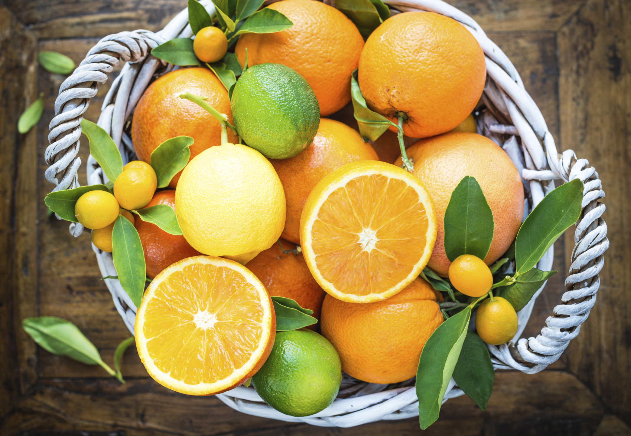 День апельсина и лимона картинки. Цитрус мевалар. Фрукт цитрус кумкват. Лайм лимон апельсин мандарин. Апельсин лайм грейпфрут.