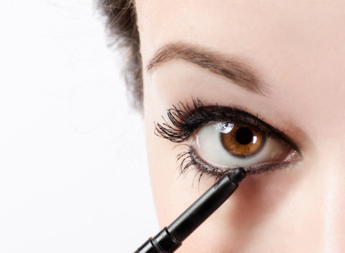 fisk Bedst anbefale Can Your Makeup Be Causing An Eye Infection? - Health Beat
